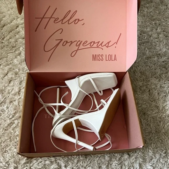 White Strappy Heels NEW - Picture 1 of 4